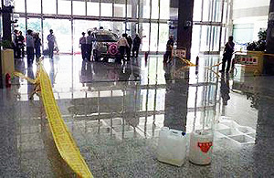 車撞市府油灑官署 候選人遭聲押獲准