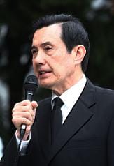 愛將涉收賄  馬英九現身親口道歉