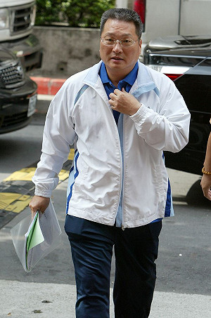 副典獄長疑收賄  助王令麟夾帶違禁品入獄