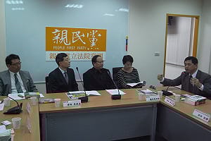 民團拜會立院推陪審  橘：反對觀審制