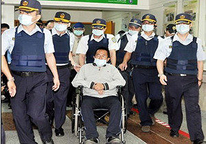 陳順勝診斷：扁有類巴金森氏症群