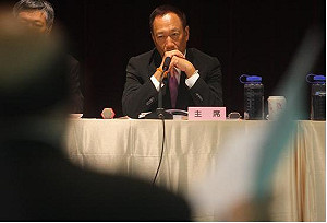 鴻海前高層涉索賄  檢警大規模搜索約談