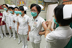 詹啟賢：國光H1N1疫苗比國外疫苗更安心