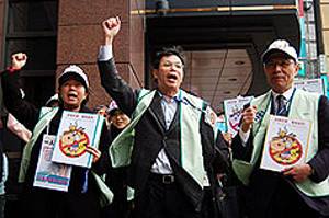 今明兩天台北站前二階段反美牛連署