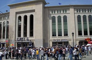 洋基保證精彩 / 重新打造豪華球場  重金聘優質球員