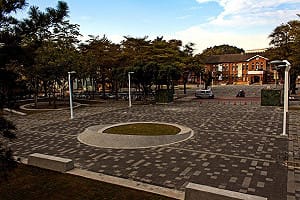 槓上校方  學生將辦「南榕廣場」落成典禮