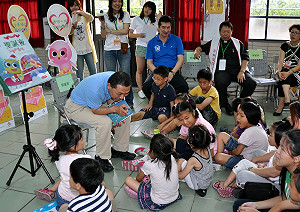 聖誕節做公益 送失親兒一份愛的禮物