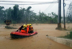 鳳凰解除海陸警報   提防超大豪雨