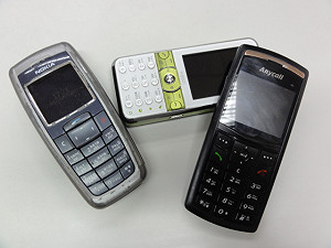 用不慣智慧型  美國吹起手機「復古風」