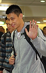 豪小子抵台 馬不停蹄練球先