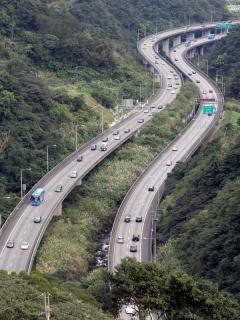 國5週日高乘載縮減1小時  24日實施