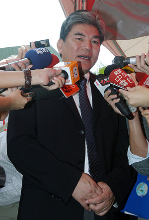 處理「釘子戶」 李鴻源：地方硬中央就硬