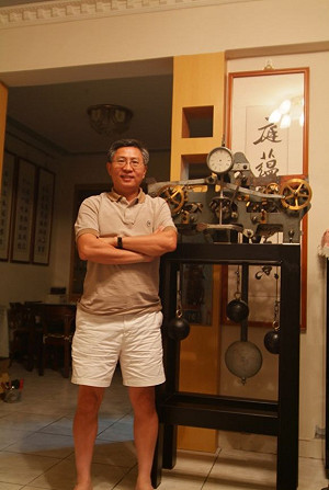 讓機械老鐘再度走動的江育誠