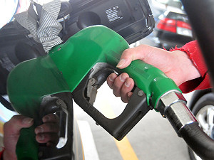 中國經濟放緩影響  汽油明起降3角