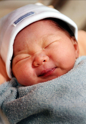 中研院：台生育率全球最低 生活水準恐降