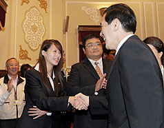 見亞運選手  總統：修政院組織法重體育