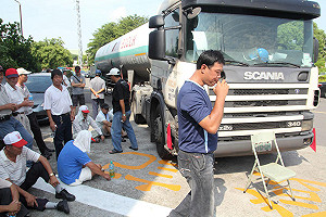 紡安進料遭華隆擋  工會籲資方還錢