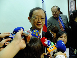 快速查台大器捐  許銘能：藍委沒講清楚