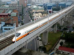 高鐵限發車前30分換票  綠委批嚴苛