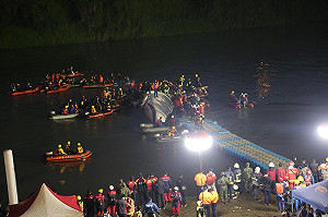 為空難罹難者致哀 行政機關明降半旗