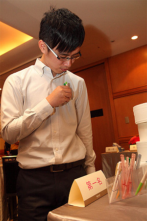 近4成上班族曾A公司東西  最常A筆