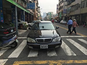 民團投票所外連署 警方卡斑馬線攝影蒐證