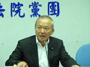 油價連9降  藍營為中油專業不足道歉