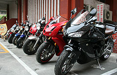 紅牌重機上國道  立院三讀通過