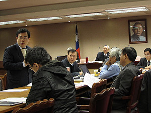 國籍法初審通過  「品行端正」規定保留