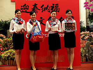 國旗圍巾銷量連年降 今年售價漲至350