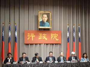 黑心油受害  政院：最晚月底提團體訴訟