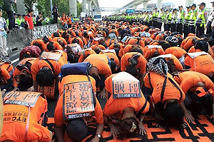 國道收費員癱瘓國道  106人獲不起訴