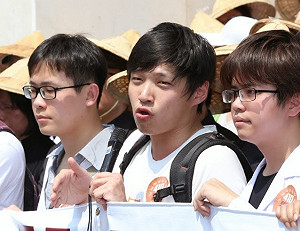 陳為廷：香港佔中運動「比我們的難太多」