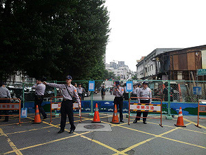 華光明再拆一整排  警傍晚提前封街