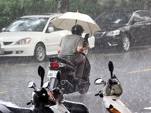 要員工颱風天工作沒防護  雇主可罰30萬