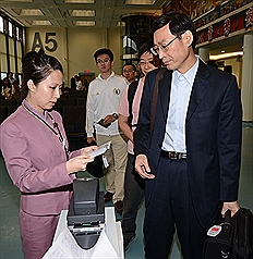 台調查團抵菲  無菲官接待