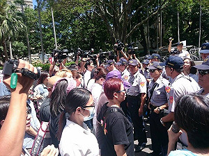 護理師過勞加心理受創 政院回應「救人第一」