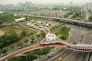 自行車空中廊道如藤蔓 前鎮新地標