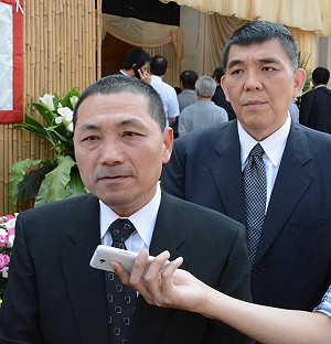 弔唁北捷受害者  侯友宜：記取教訓