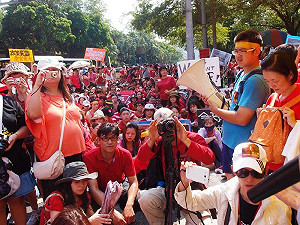 農委會外汪洋紅海  抗議濫殺流浪動物