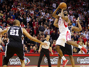 哈登投進關鍵球 火箭險勝馬刺