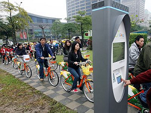 立院通過  騎自行車講手機最高罰600