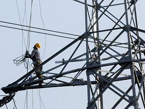 藍立院黨團：連3季GDP逾3%才准漲電價