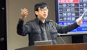 93歲老董月領13萬 衛福部：法律沒規範