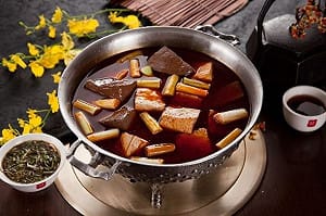 湯頭用化學粉調？ 鼎王懸賞500萬找爆料者