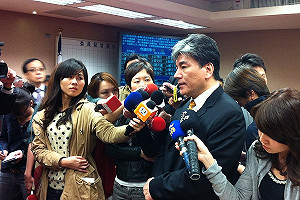 郝拆王家  李鴻源：將檢討有無瑕疵