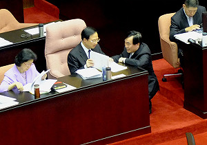 韓總統為歲月號道歉 江揆：2案不能相比