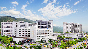 管仁健觀點》狐狸就是狐狸，為何要假扮醫生呢？