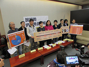 付委半年沒動靜  民團促18歲投票修憲案