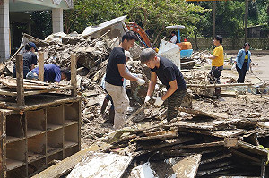 批社運學生不救災無憑據  錦雯道歉
